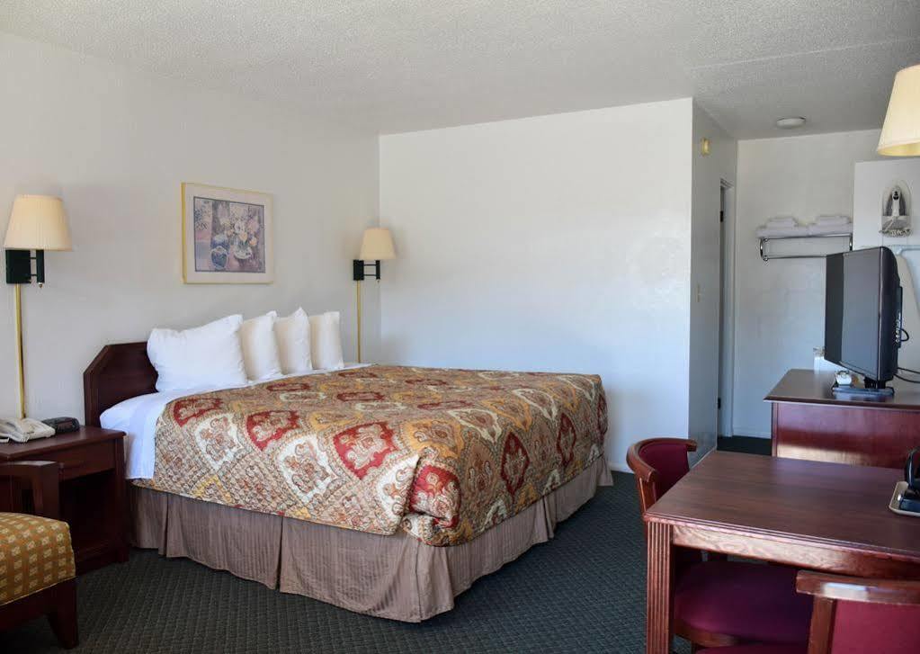 Stagecoach Motel 3*